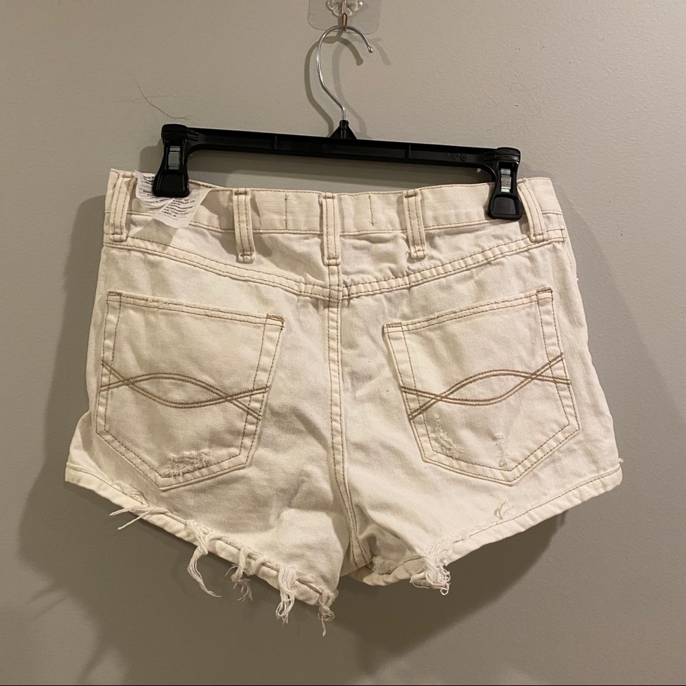A&F High Rise Denim Shorts - Picture 4 of 4